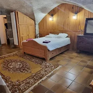 Bed & Breakfast Maison Au Loup: 16th Century In Old Town, Le Puy-en-Velay